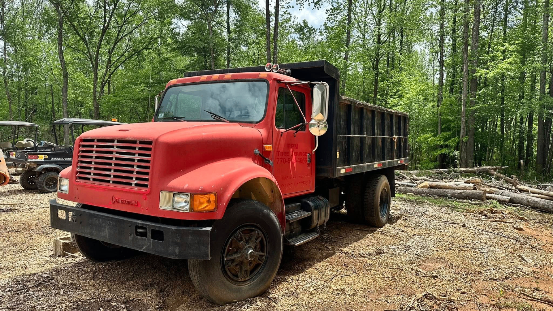 International Dump Truck — Full Repaint before repair